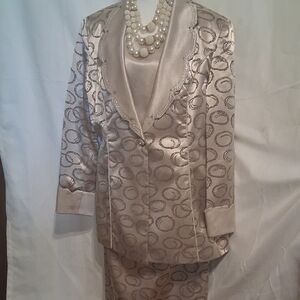 Elegant Cream Women's Jacket and Skirt Set